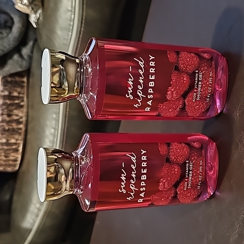 BATH AND BODY WORKS SHOWER GELS